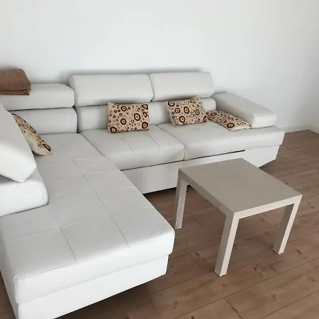 Villa Casa Cesar Martinell 1 *