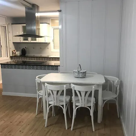Villa Casa Cesar Martinell 1 *