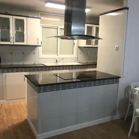 Villa Casa Cesar Martinell 1 *