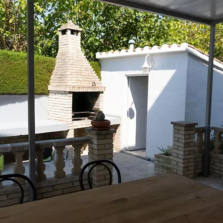 Casa Cesar Martinell 1 Вилла