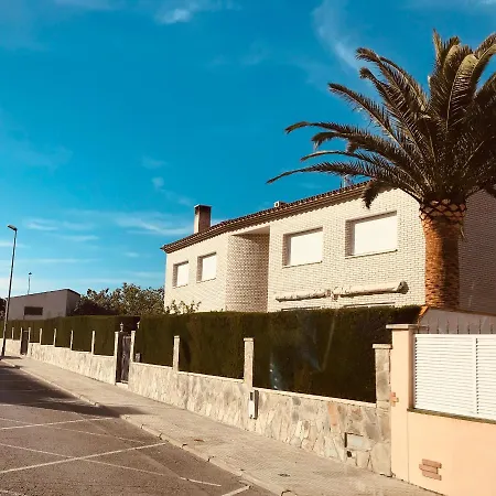 Casa Cesar Martinell 1 Вилла *